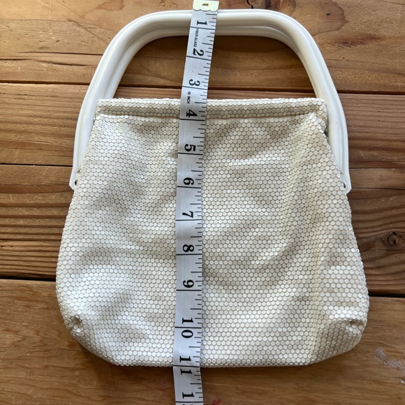 White Vintage Mech Cloth Clutch - Picture 4 of 11